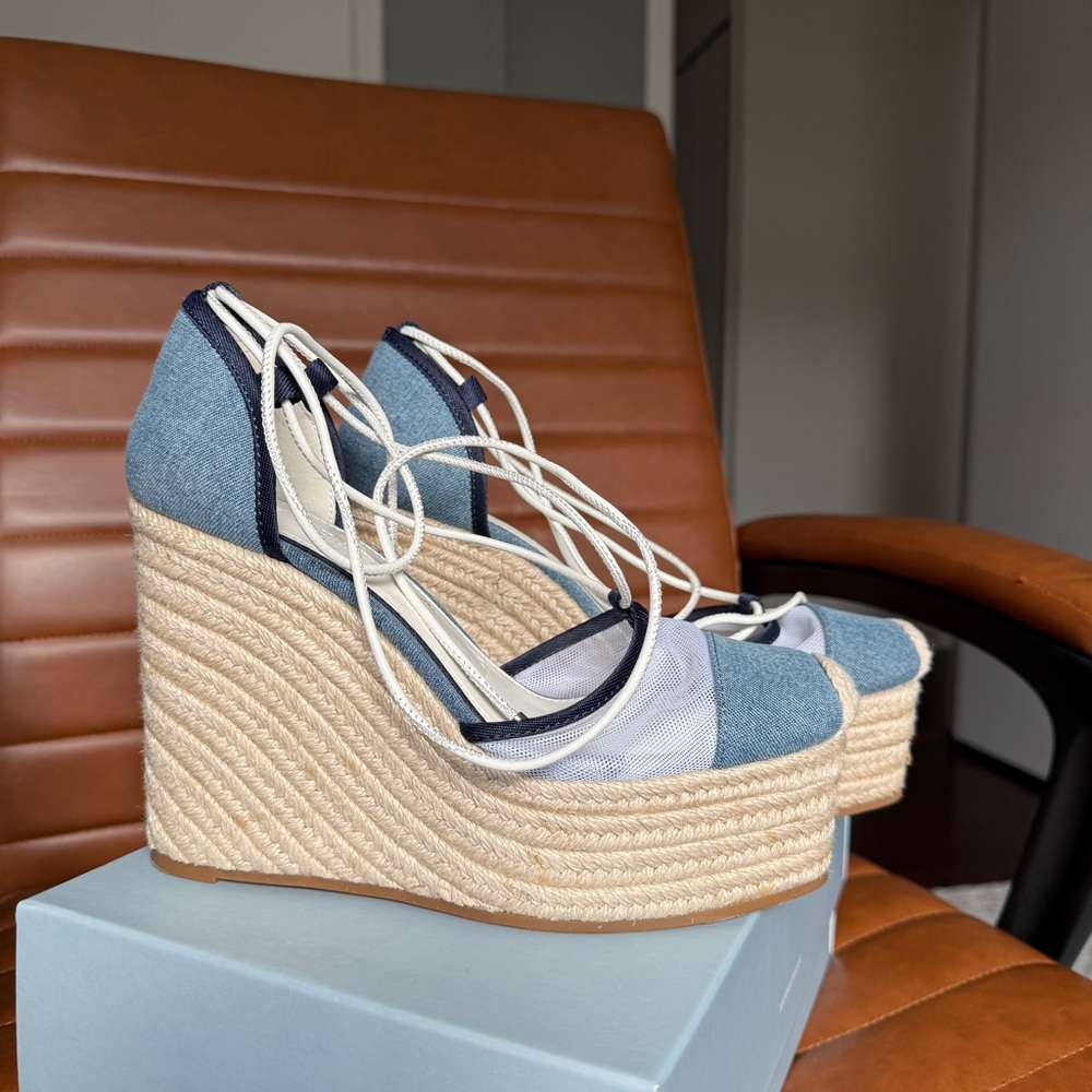 Gianni Bini Blue and Tan Wedges